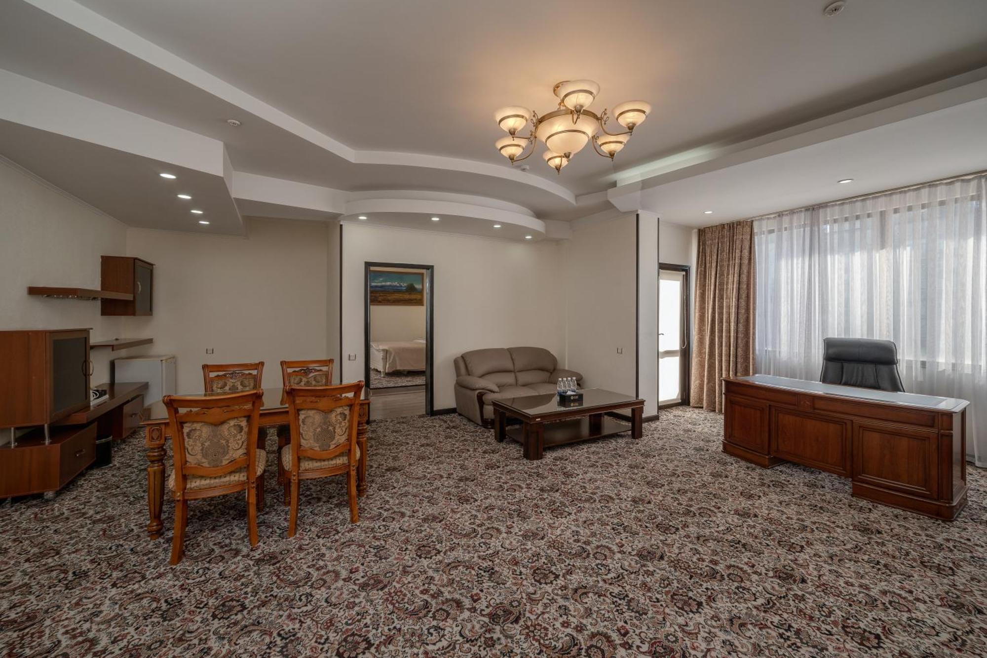 Jannat Regency Hotel Bishkek Luaran gambar