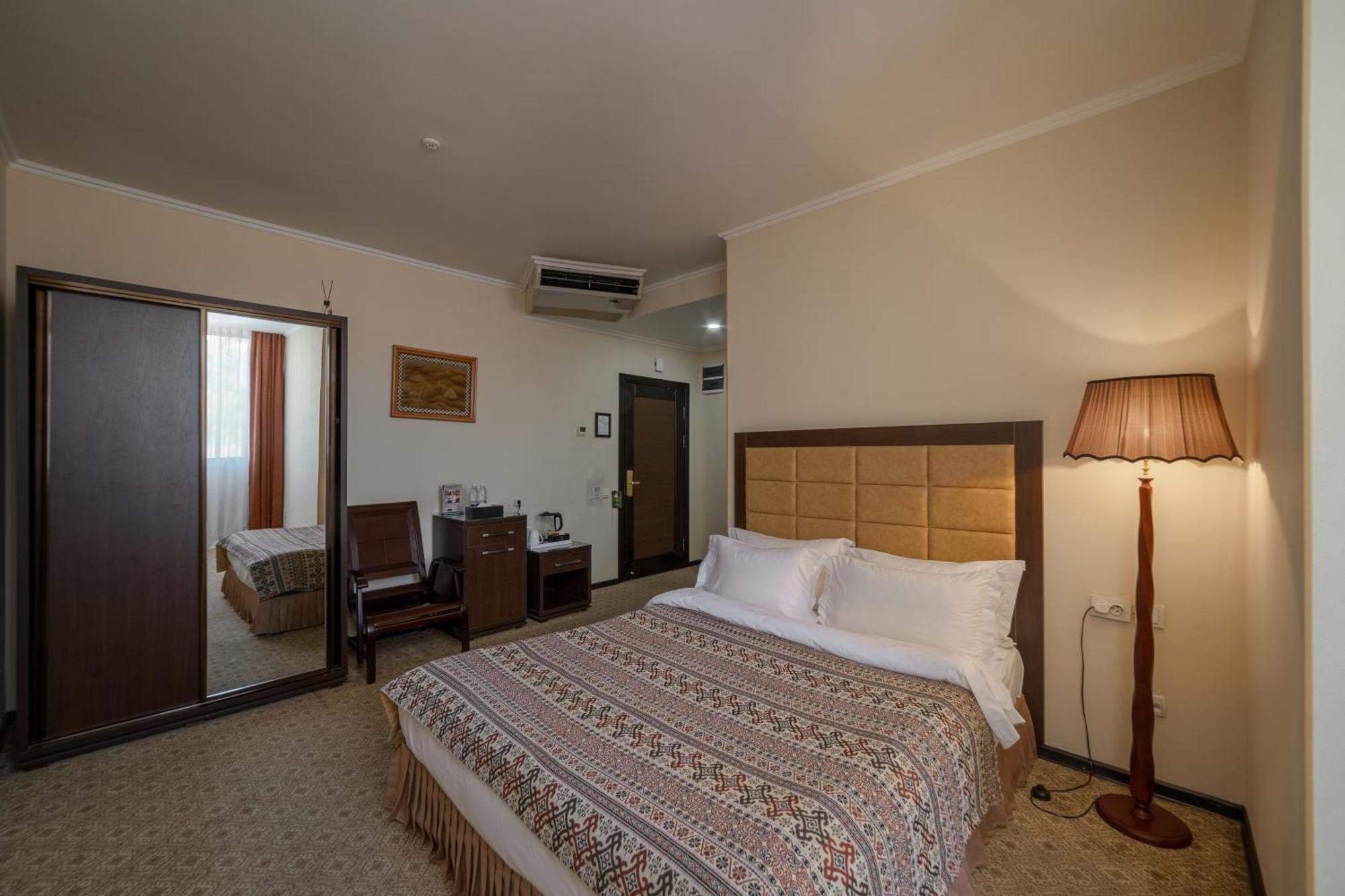 Jannat Regency Hotel Bishkek Luaran gambar